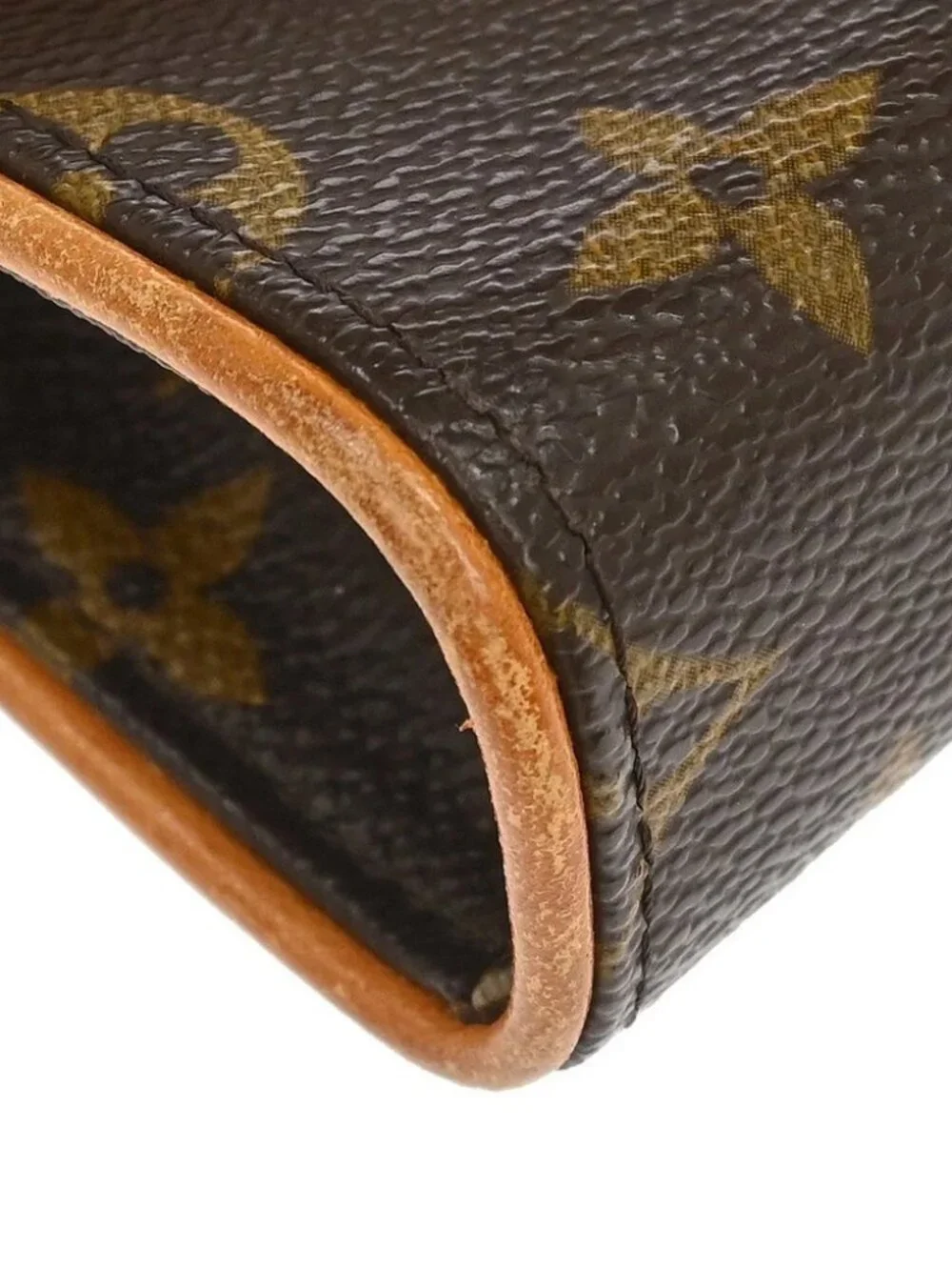 LOUIS VUITTON POCHETTE FLORENTINE BUM BAG